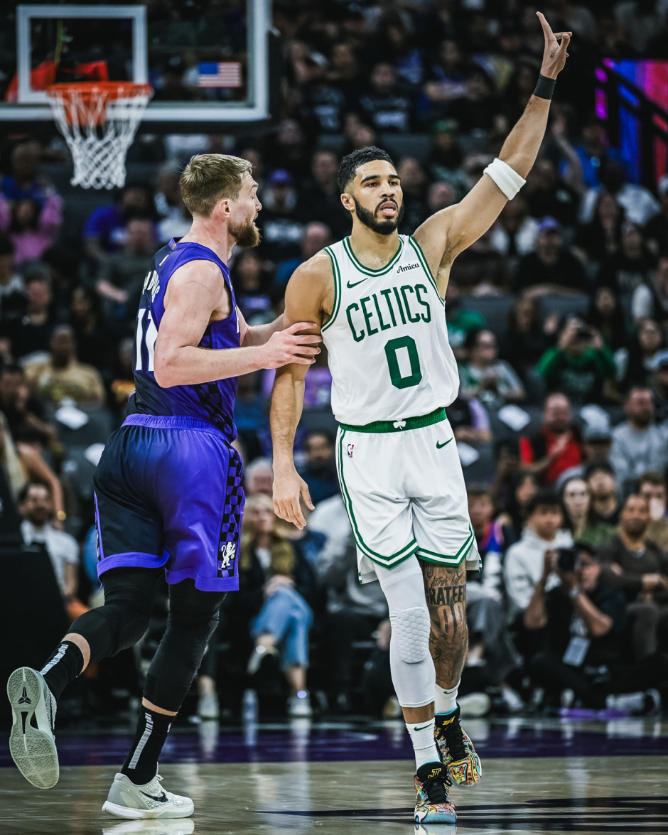 波士顿凯尔特人发布备战花絮;今晨内部沟通;NBA常规赛任务艰巨;临场指挥获称赞的简单介绍